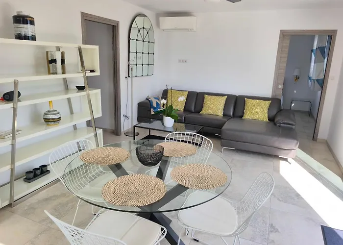 בית נופש 3 With Garden In אז'אקסיו